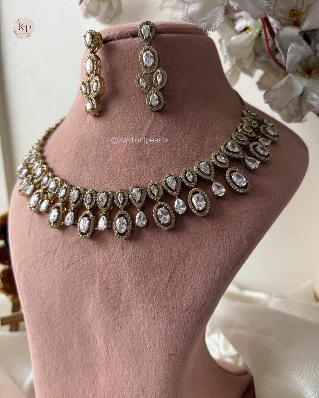 Purvisha Victorian Polish Neckset