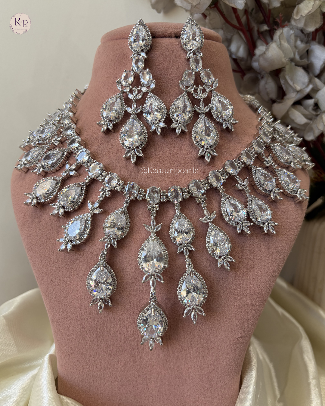 Raziya Ivory AD Neckset