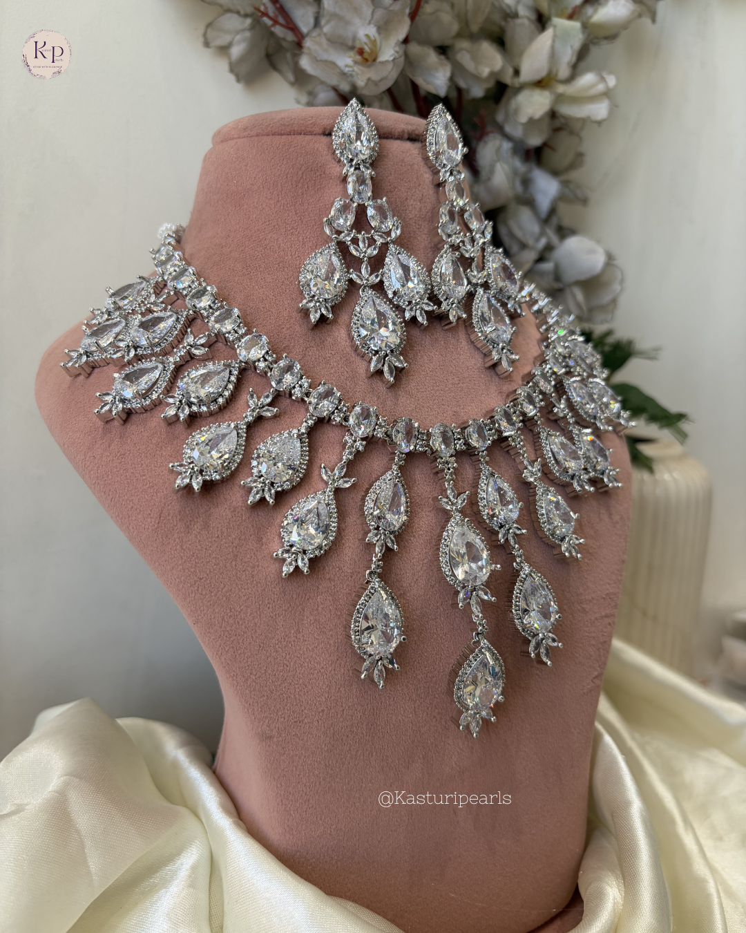 Raziya Ivory AD Neckset
