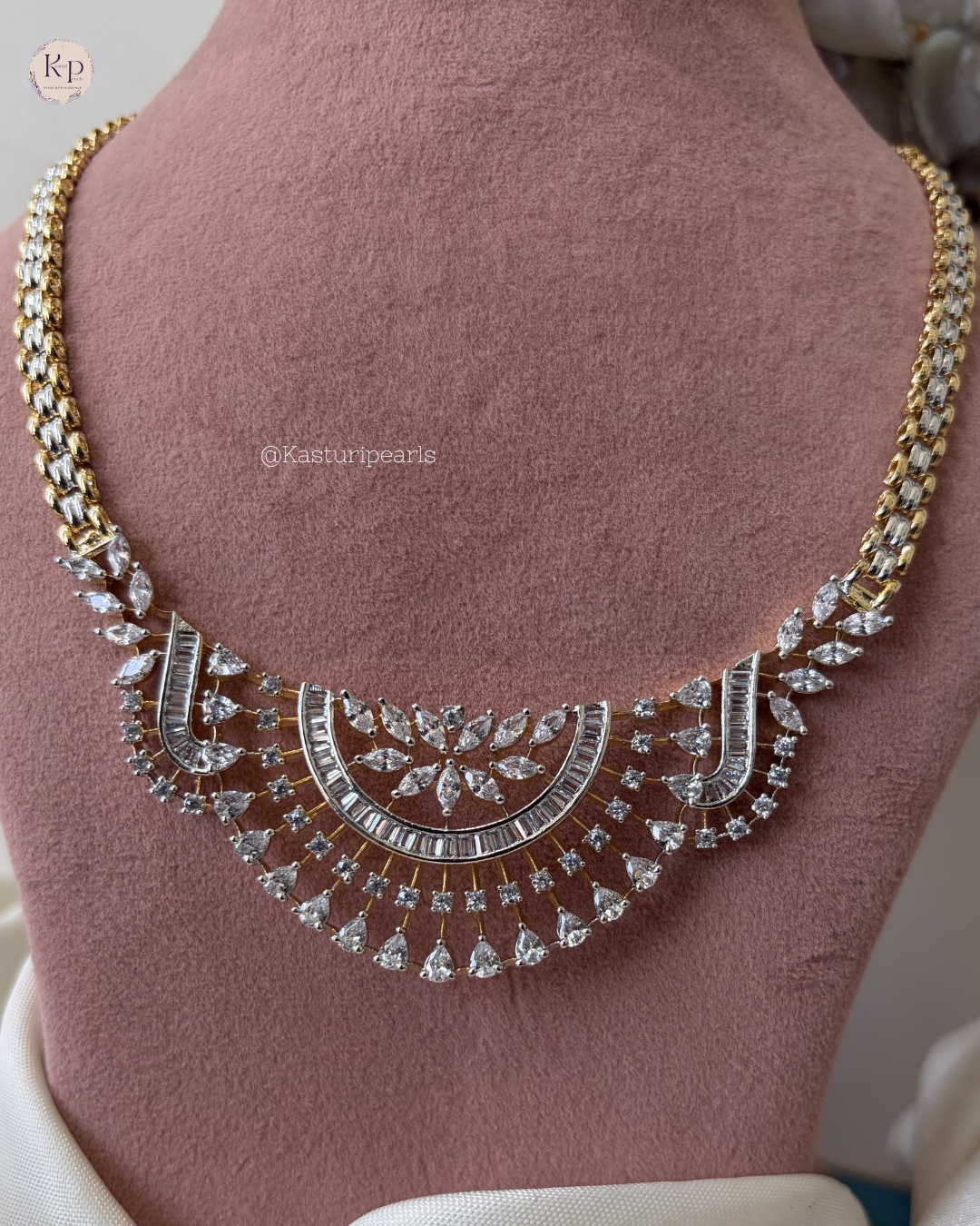Sahara gold polish neckset
