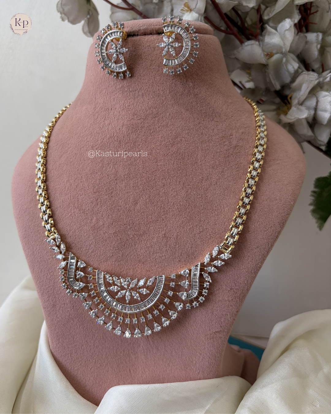 Sahara gold polish neckset