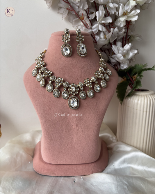 Sameera Ivory Mehendi Polish Kundan Neckset