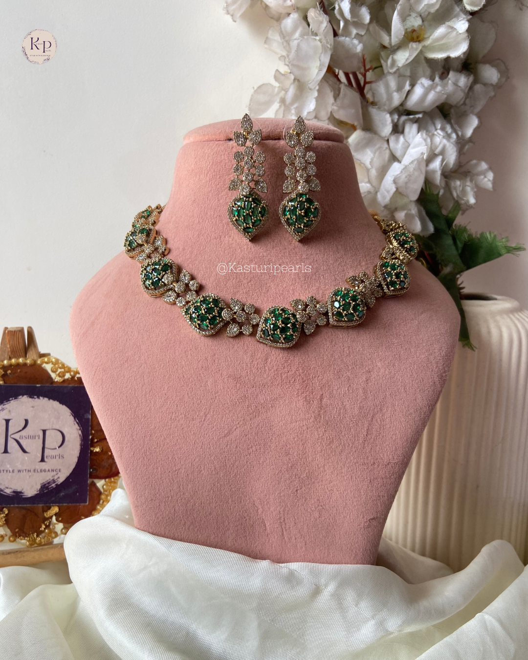 Sanjana Green Mehendi Polish Neckset