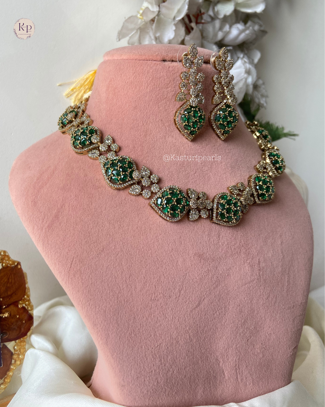 Sanjana Green Mehendi Polish Neckset