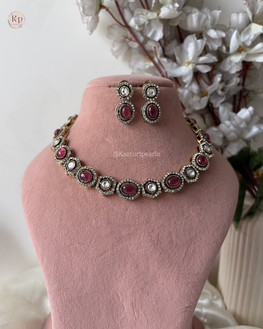 Shakira Mehendi Polish Kundan Neckset