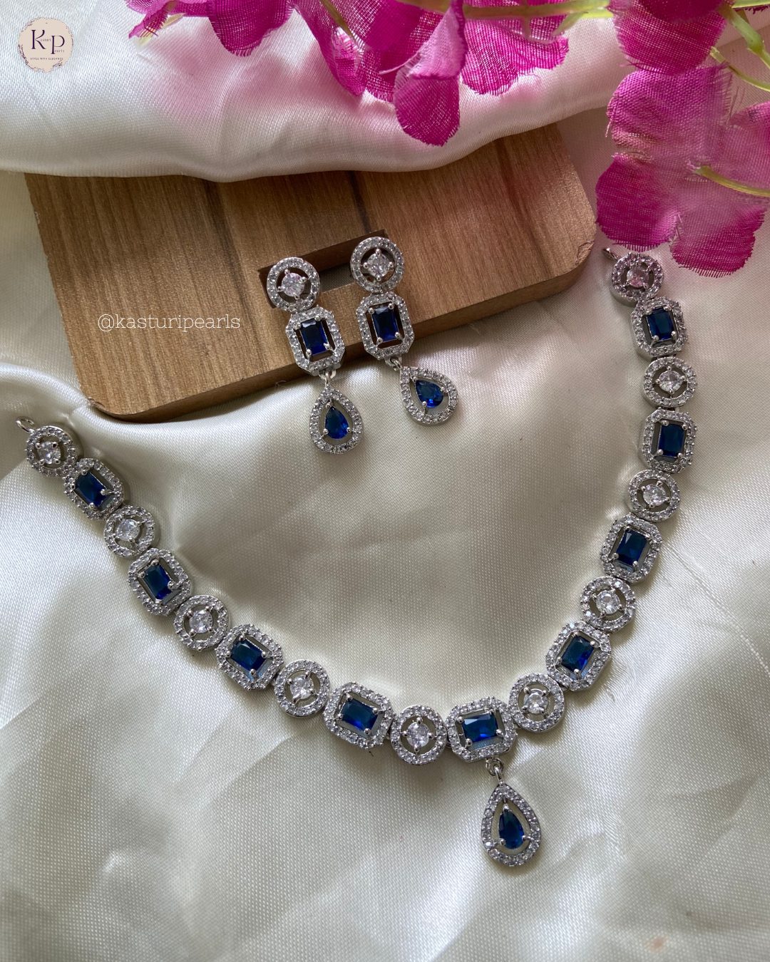 Sira Blue Ad Neckset