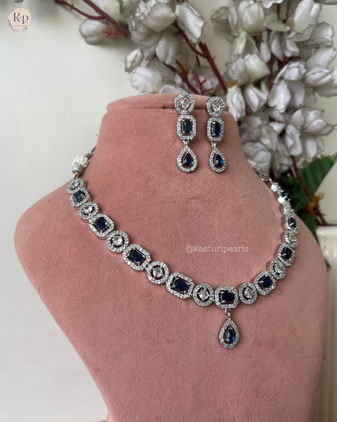 Sira Blue Ad Neckset