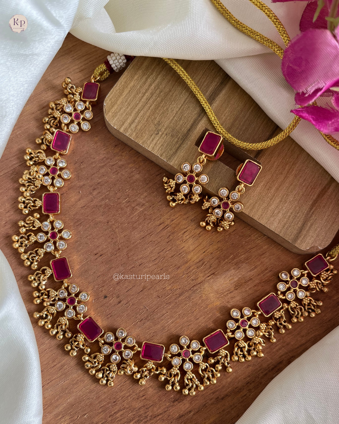 Sita Victorian Necklace Set