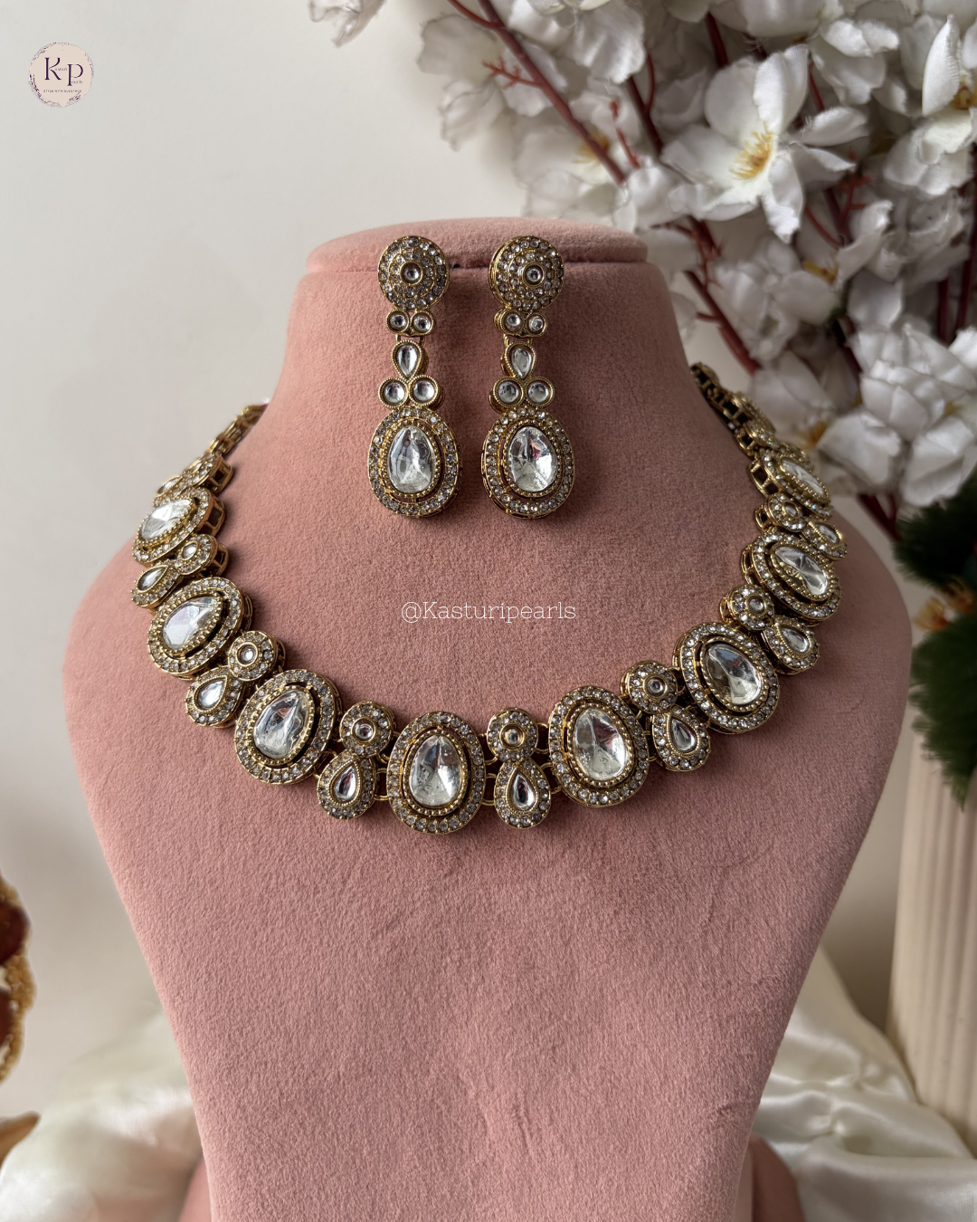 Siyana Ivory Mehendi Polish Kundan Neckset