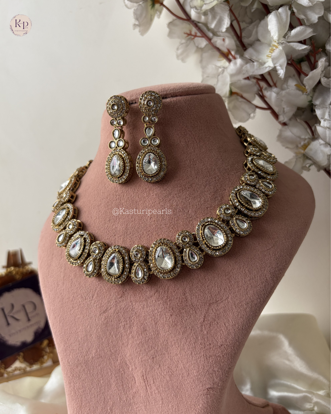 Siyana Ivory Mehendi Polish Kundan Neckset