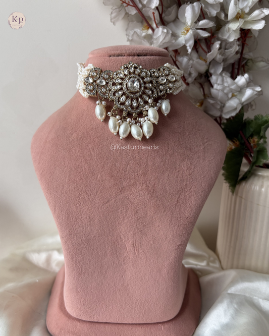 varshika Mehendi Polish Kundan Neckset