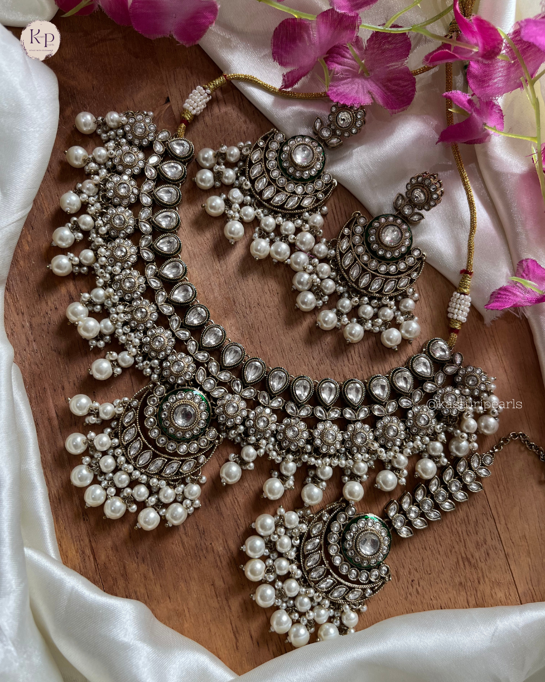 Vishakha Kundan Neckset