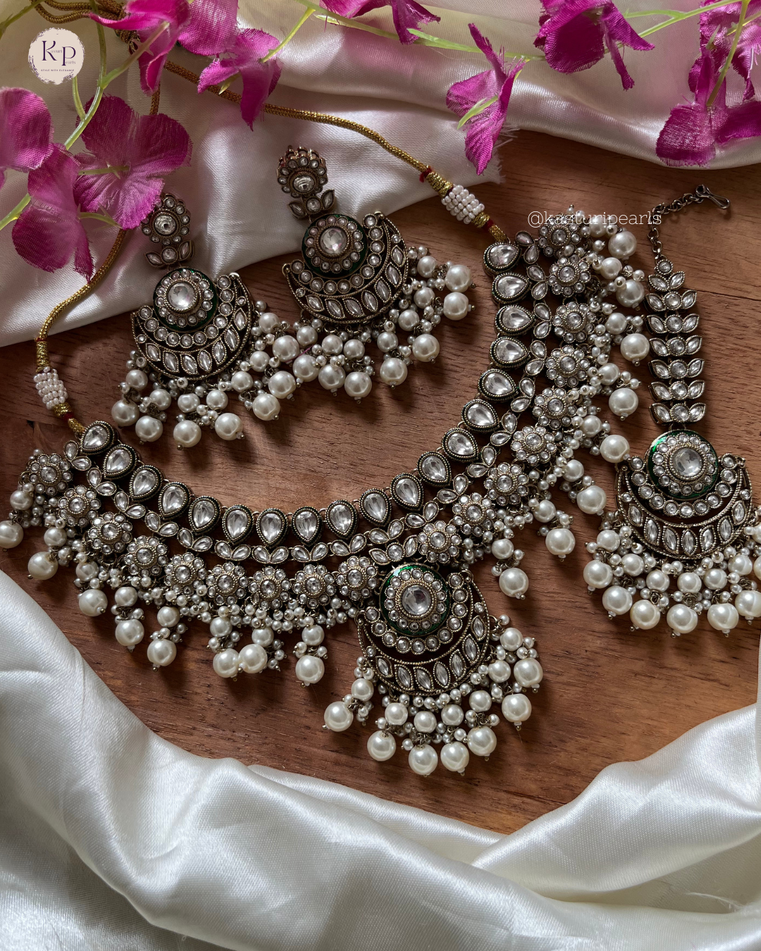 Vishakha Kundan Neckset