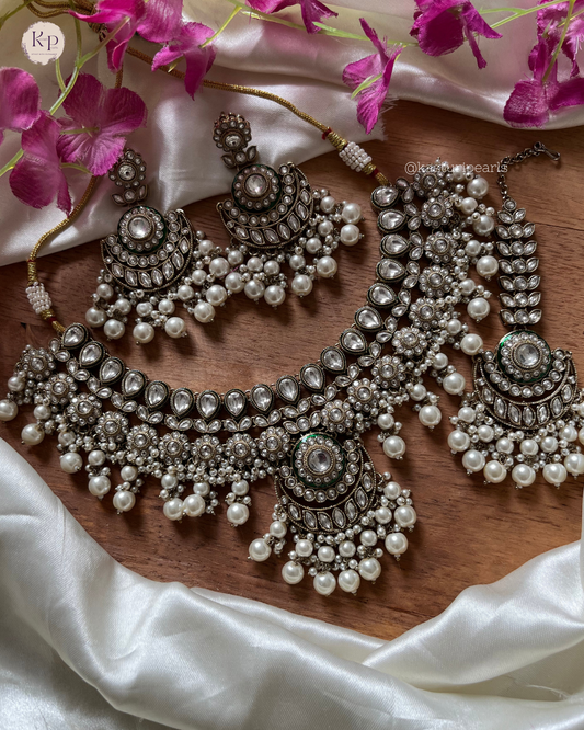 Vishakha Kundan Neckset