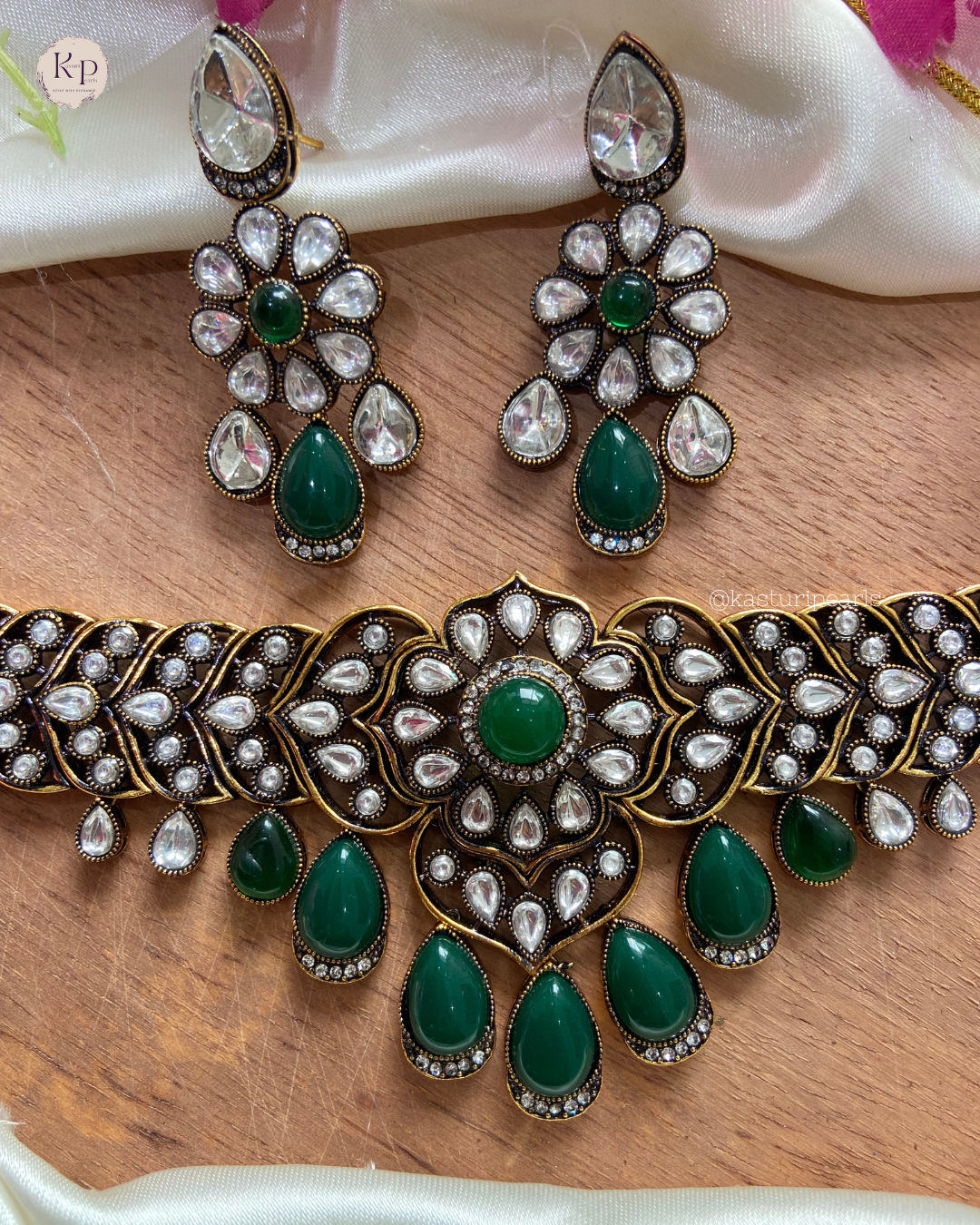 Vish Victorian Polish Neckset