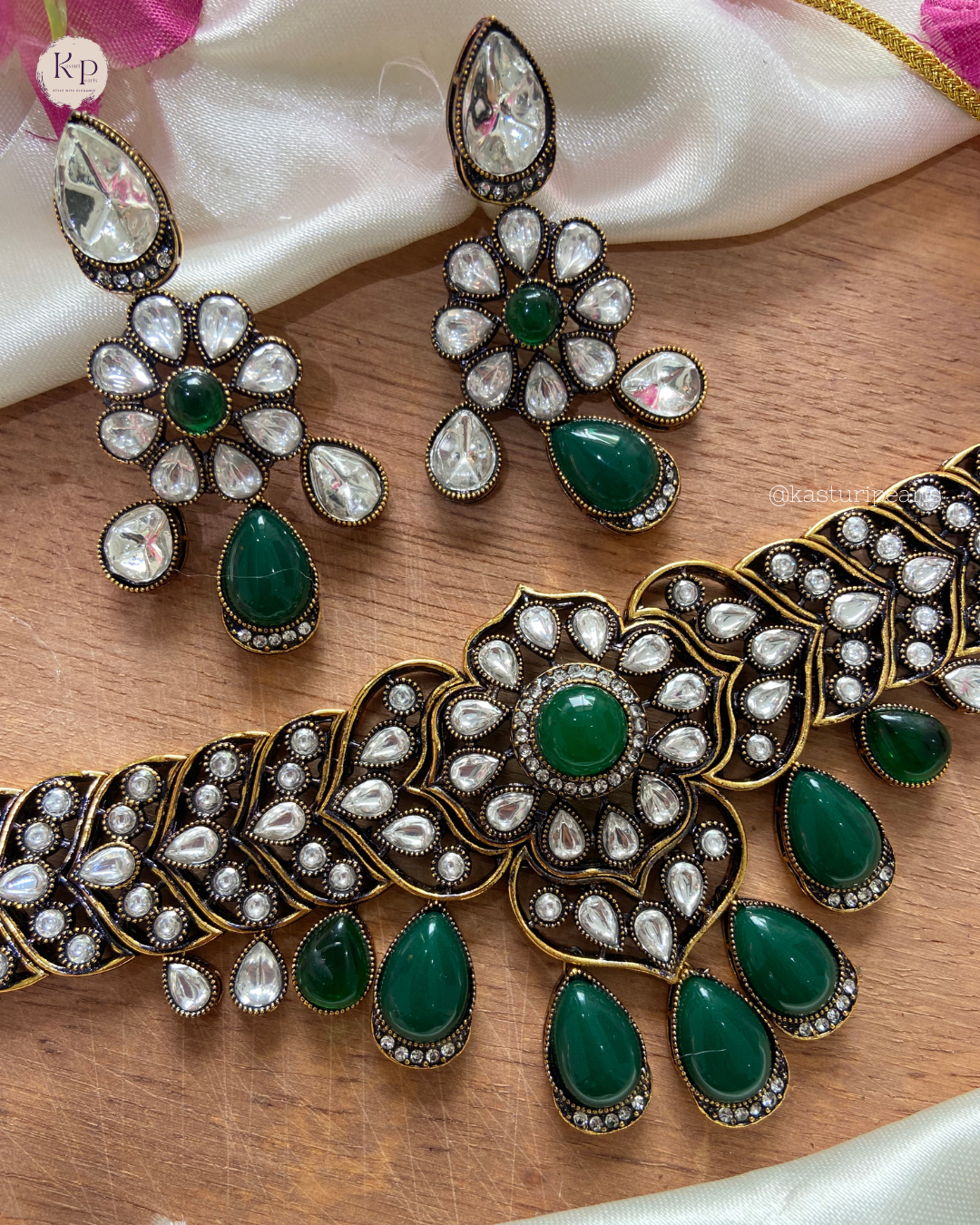 Vish Victorian Polish Neckset