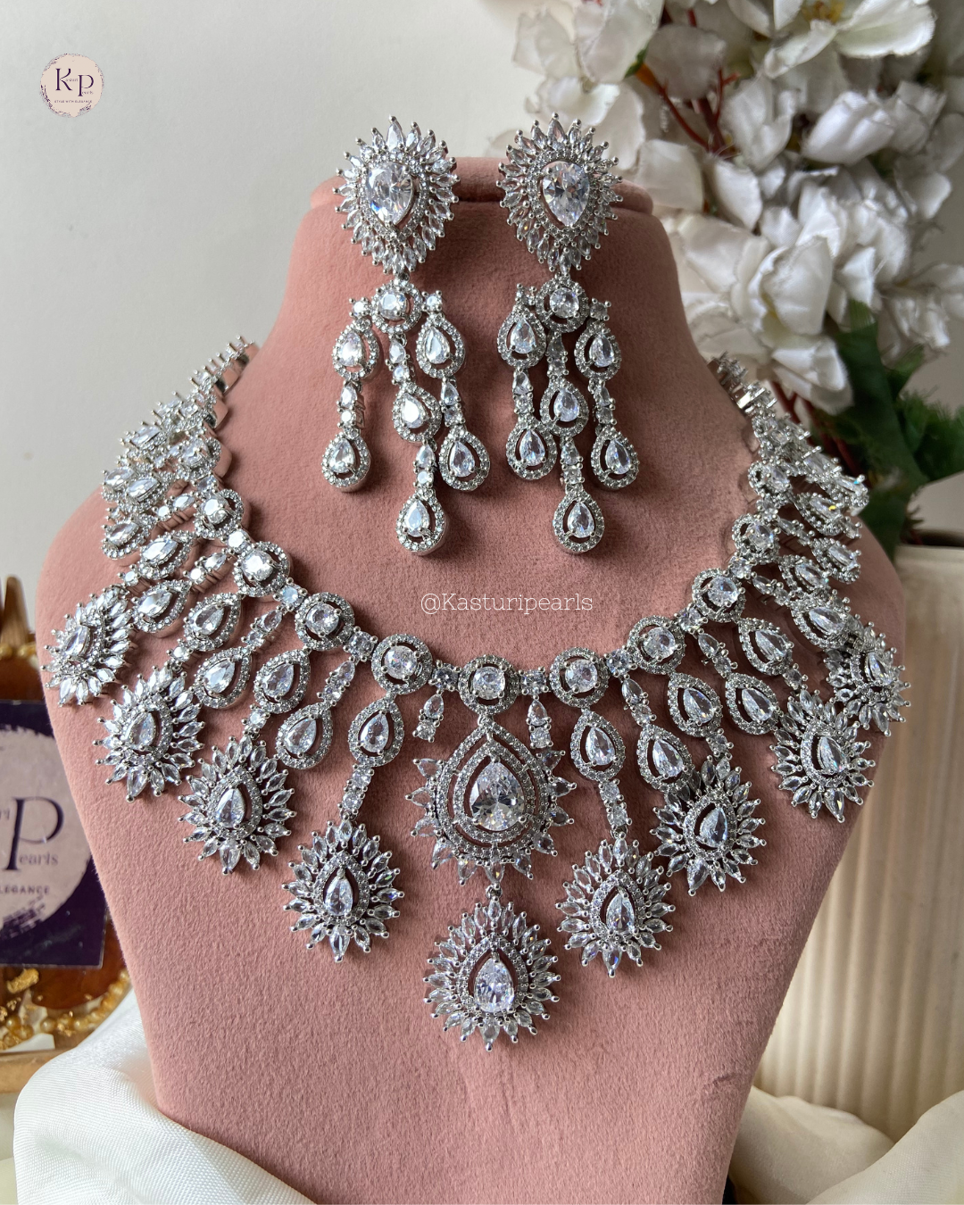 Vishwita AD Neckset