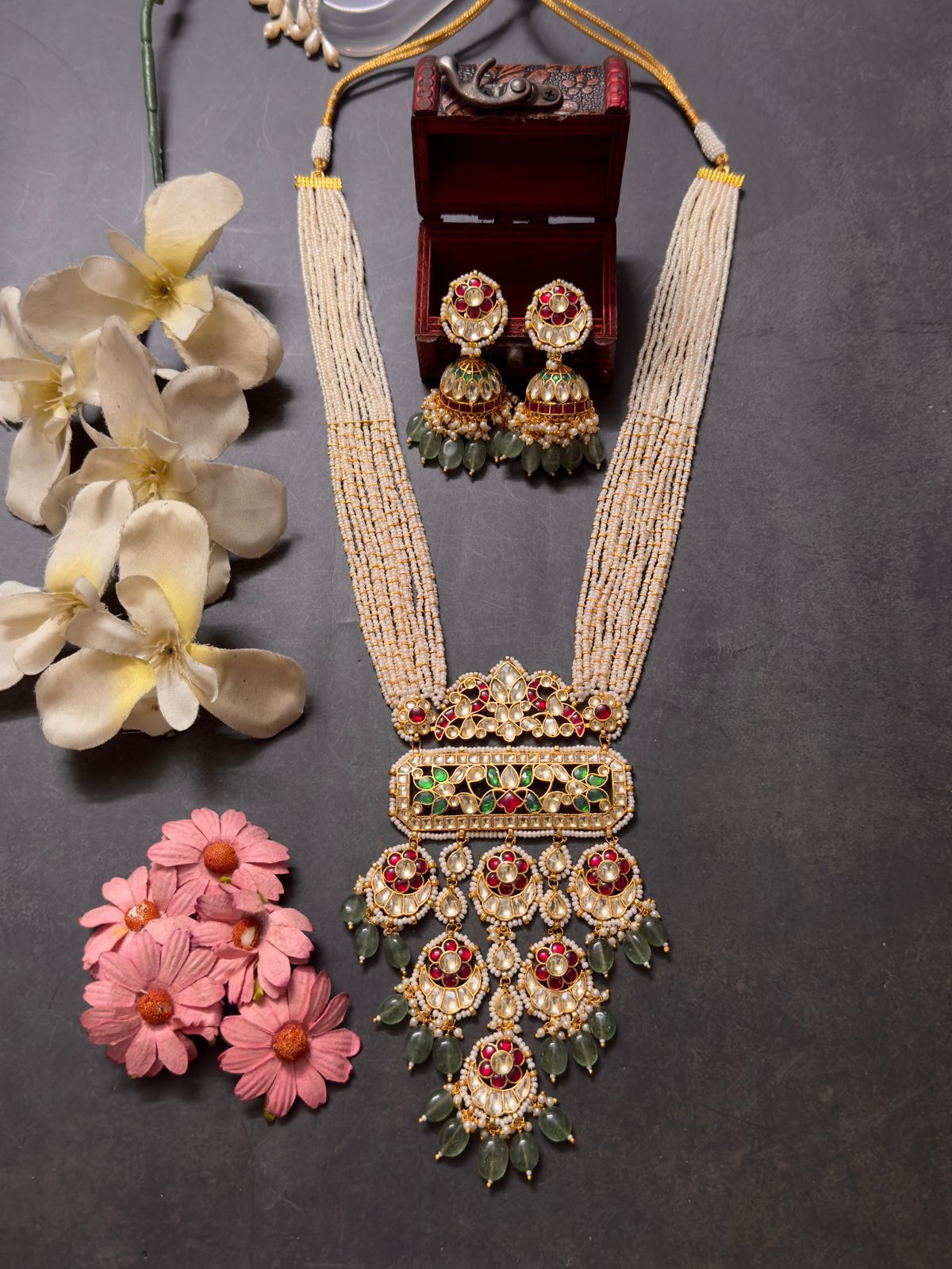 Mana jadtar kundan necklace set