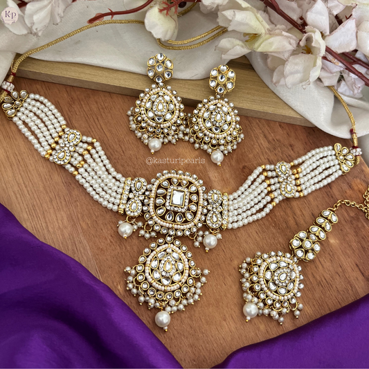 Ankita Kundan choker set