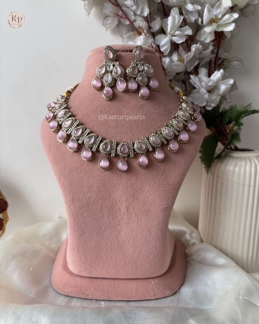 Darshika Mehendi Polish Kundan Neckset