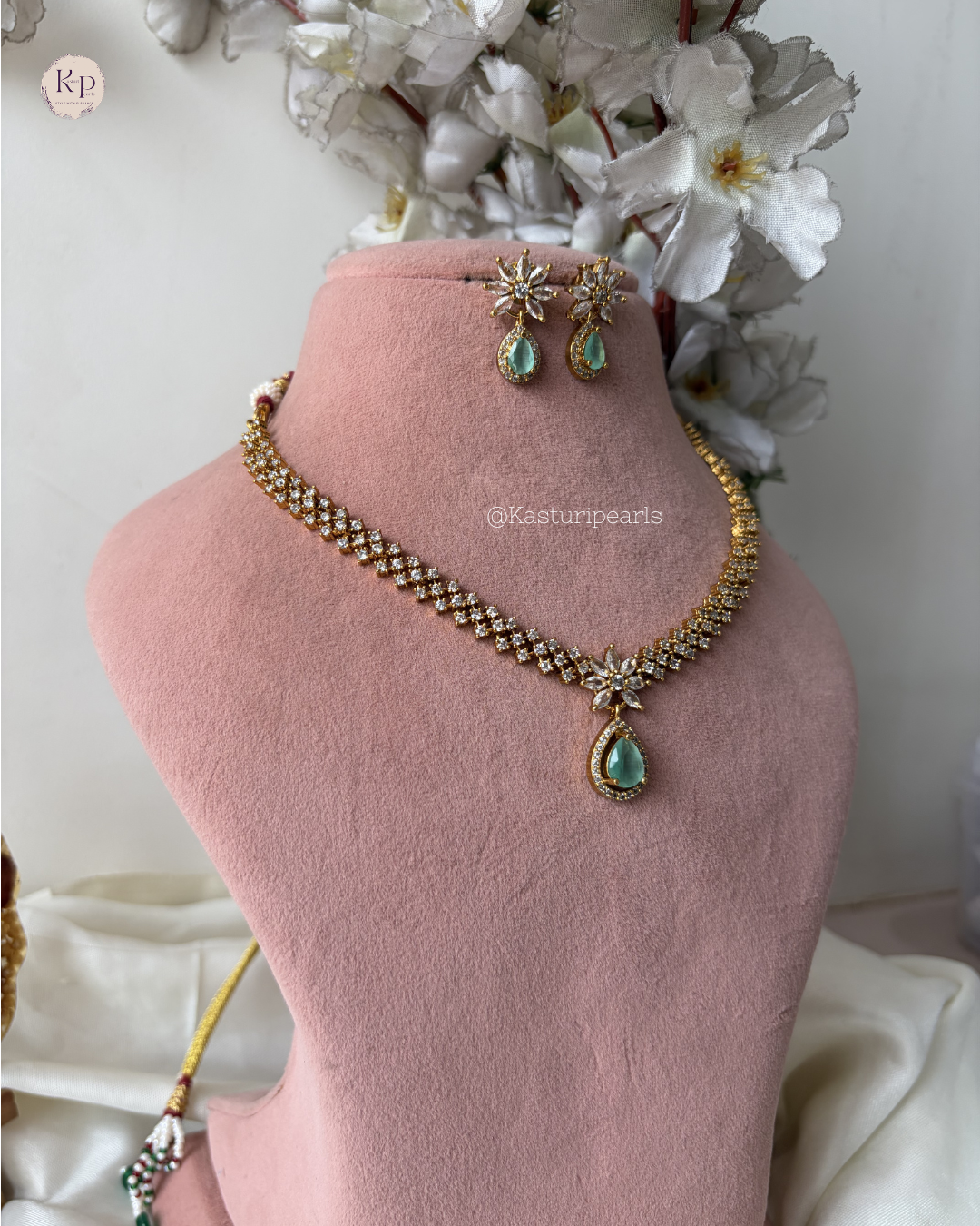 Kashi Mint Mehndi Polish Neckset