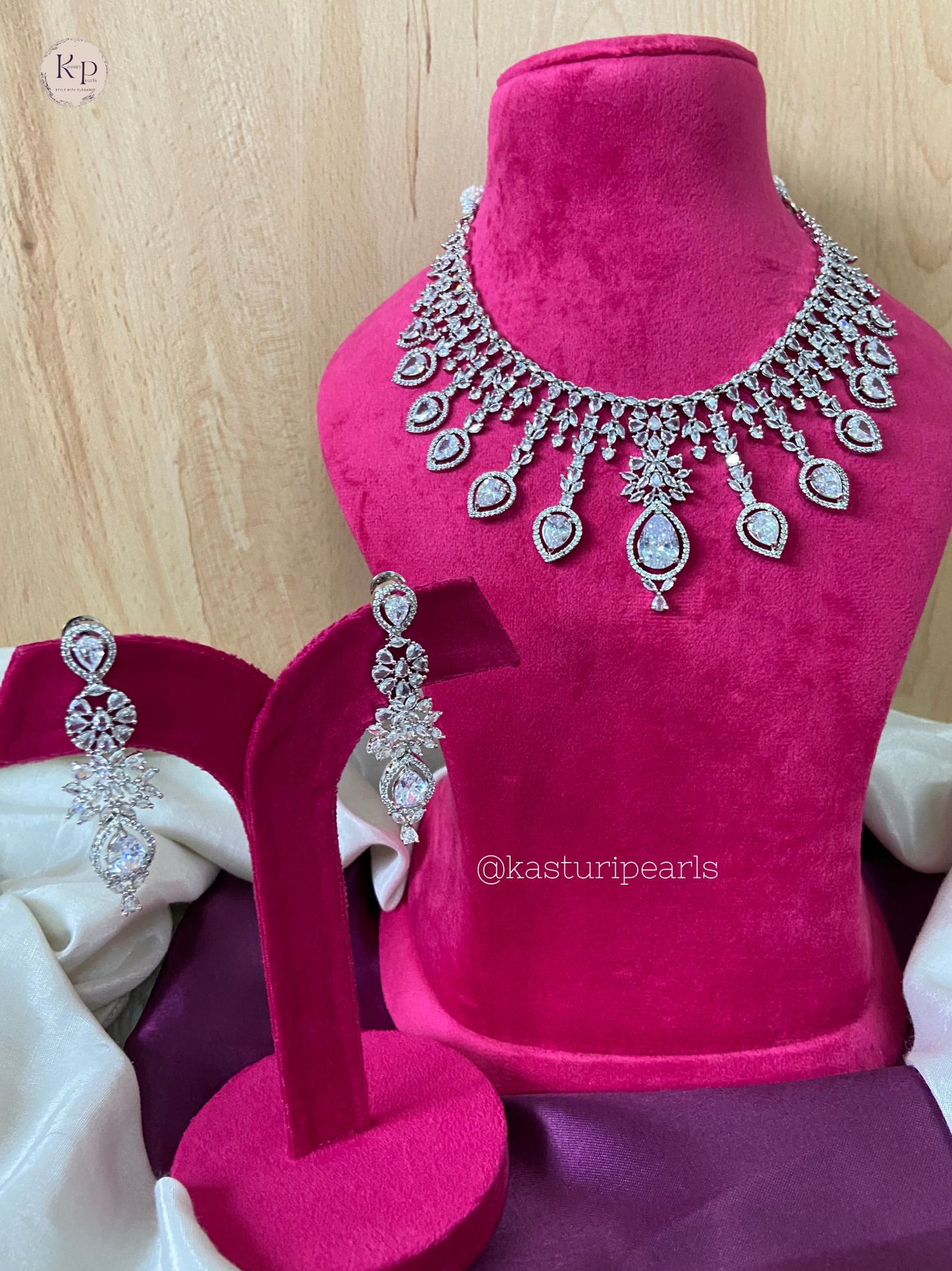 Liza American diamond Neckset