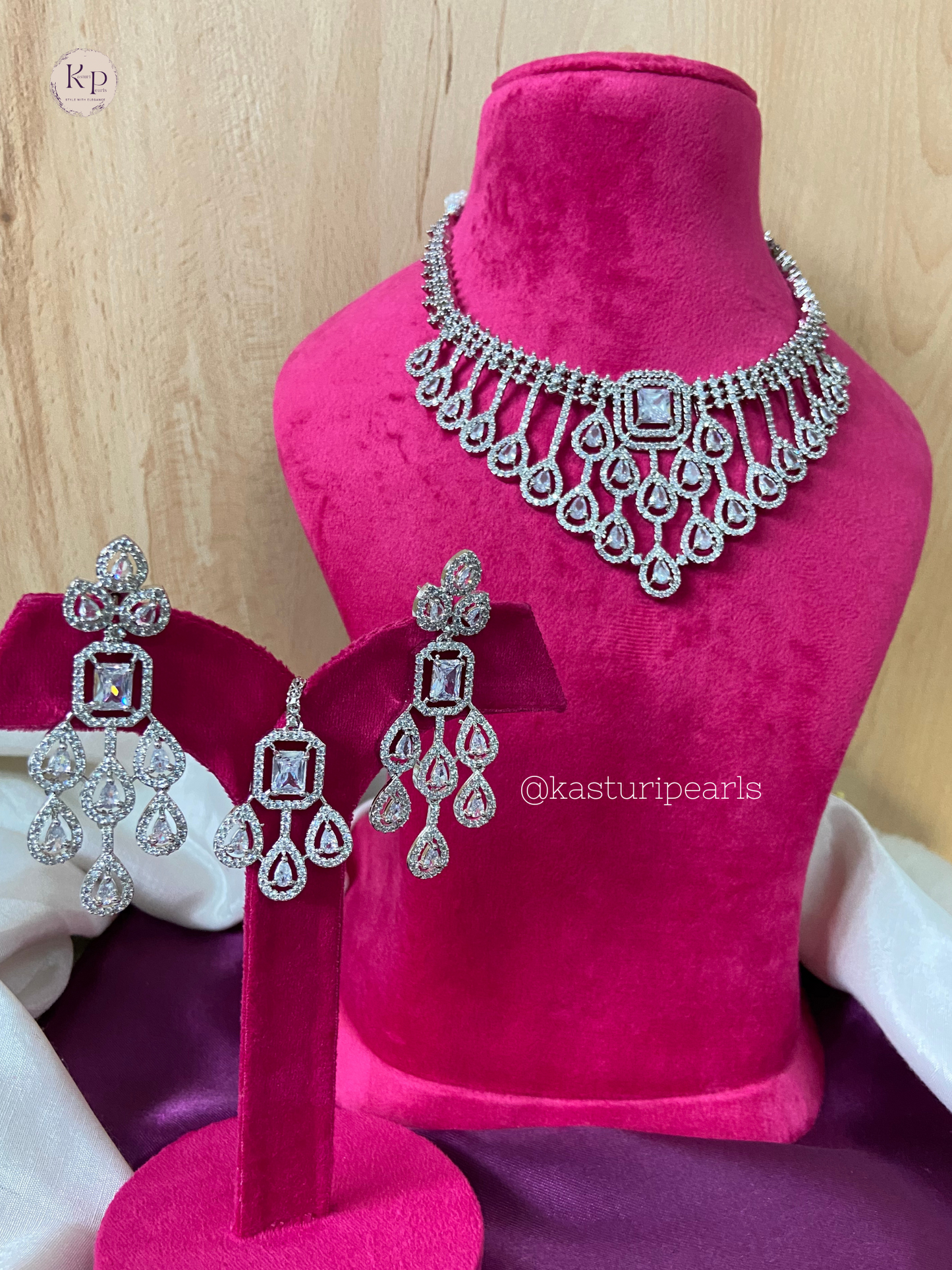 Nena American diamond neckset