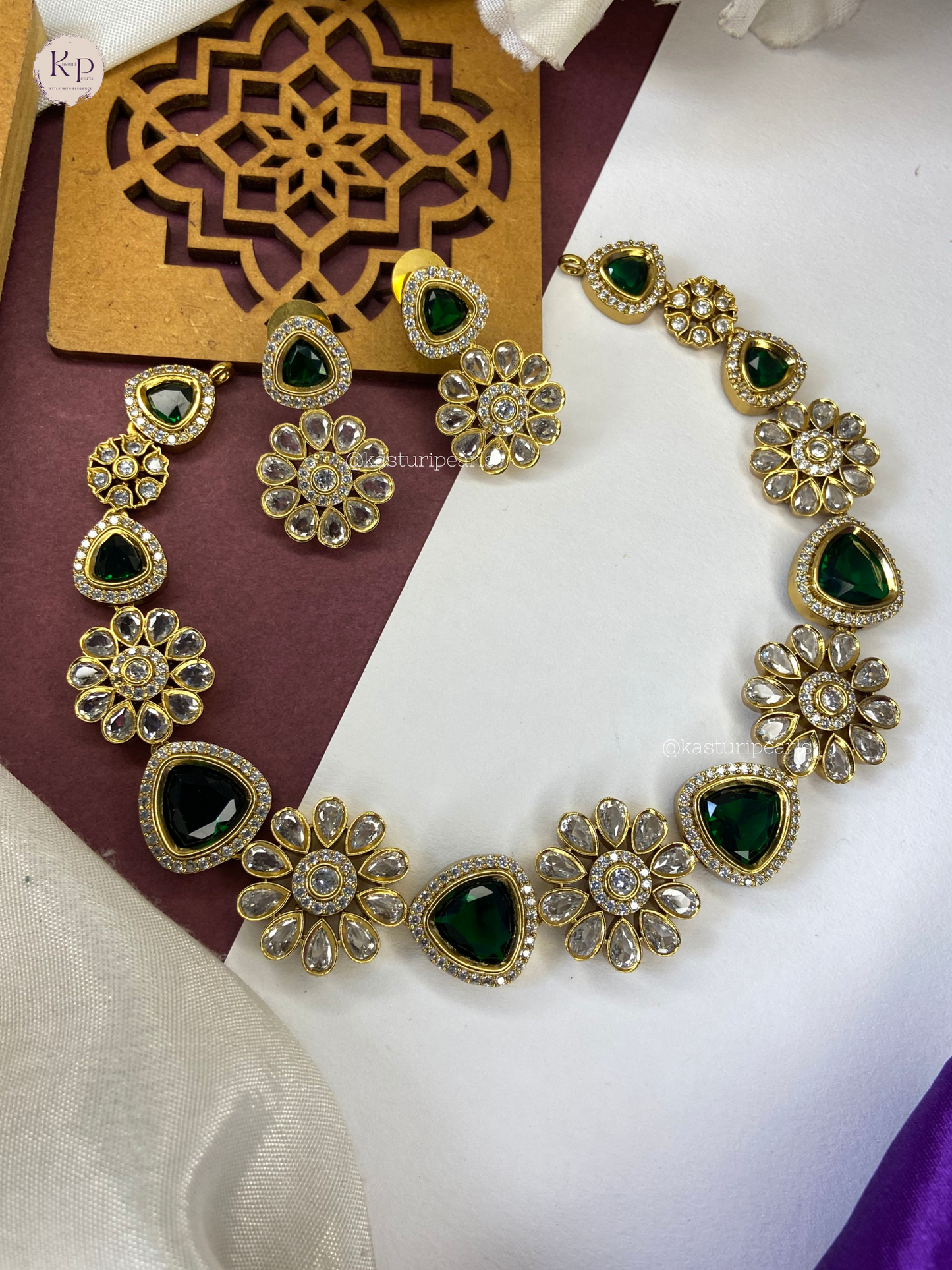 Nazia Green Victorian Polish Necklace set