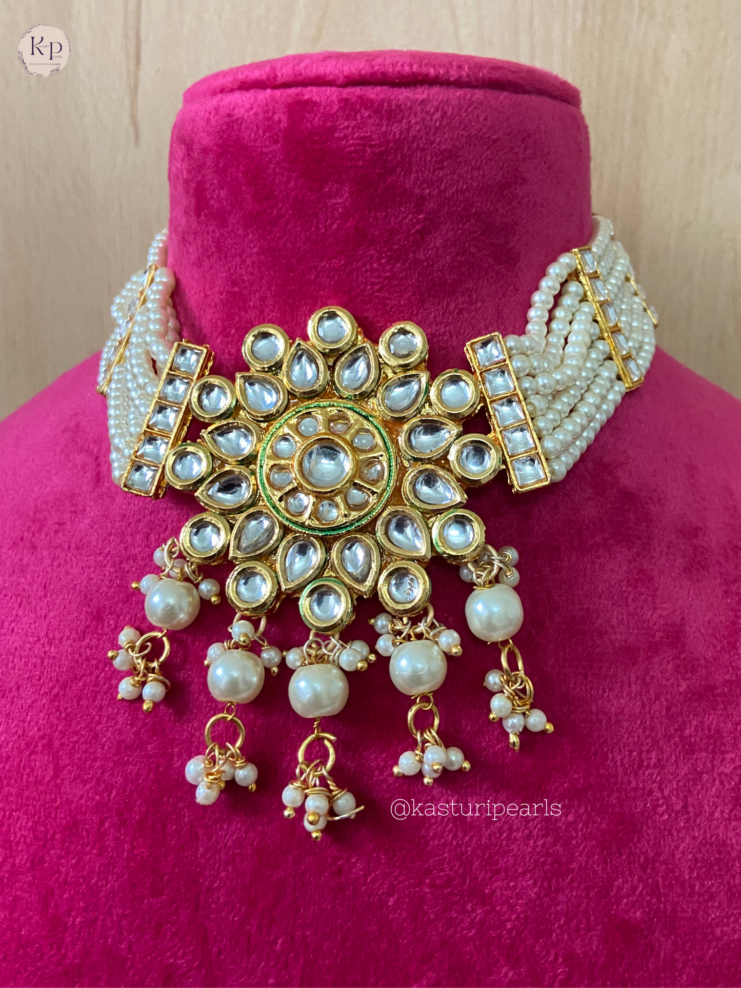 Niki Kundan choker set