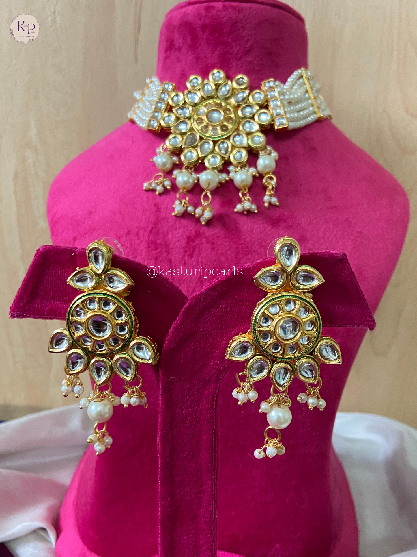 Niki Kundan choker set