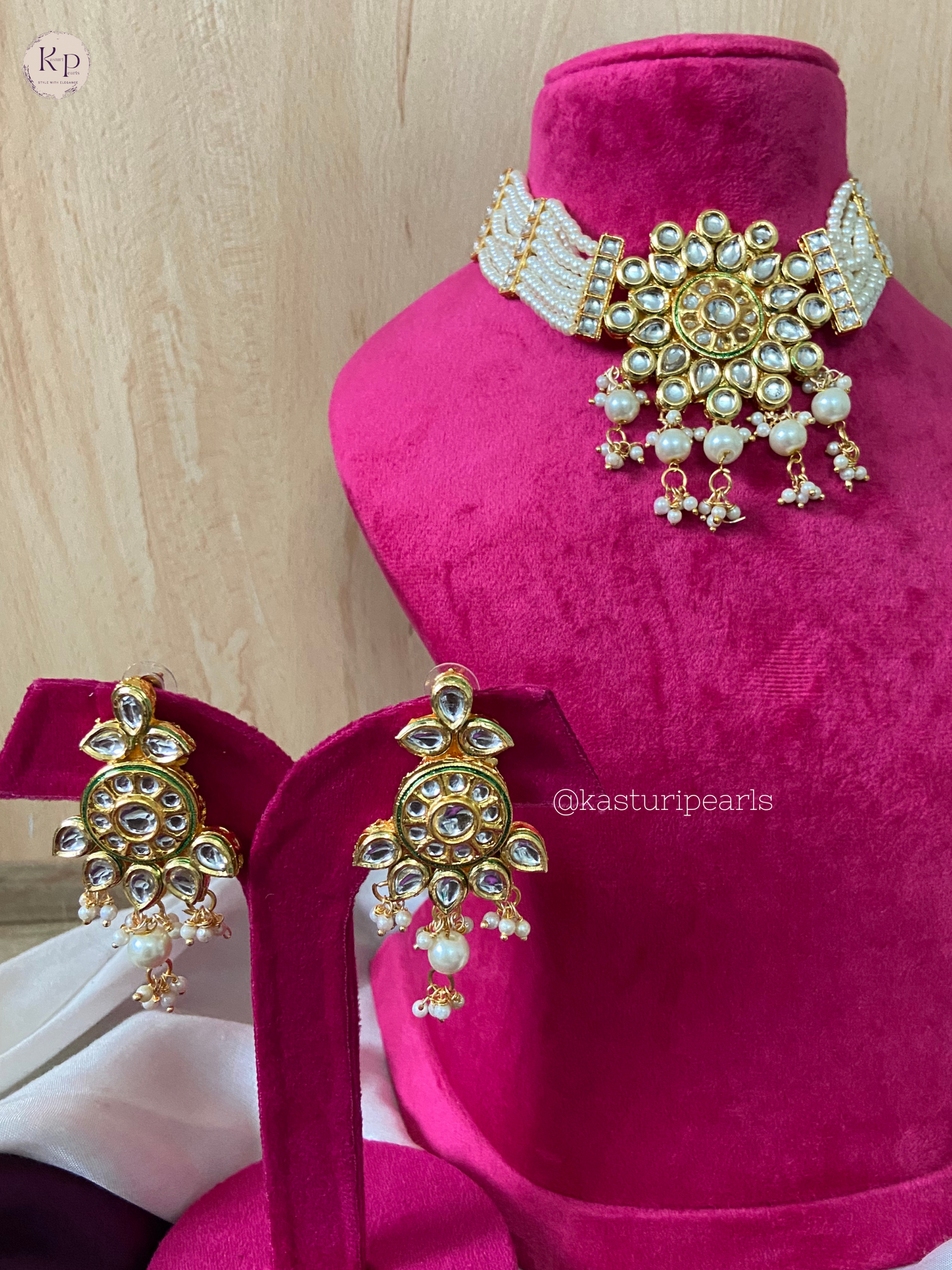 Niki Kundan choker set